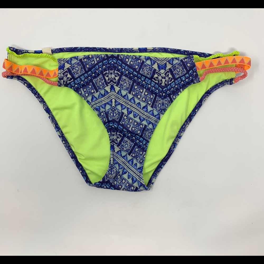 Victoria’s Secret blue pattern bikini bottoms med